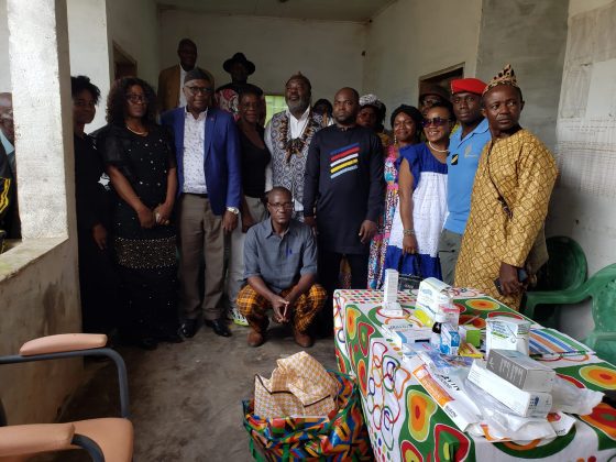 Remise des dons au Centre de Santé Intégré de LIKOUNDBIAM